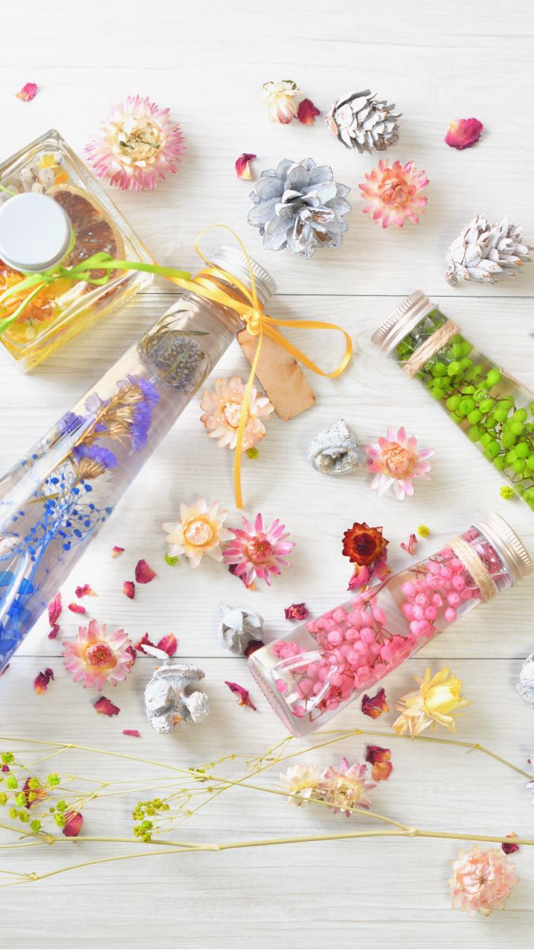 姫路市で口コミのよいハーバリウム講師の資格取得通信講座、占いなら【atelier RIARA ～アトリエ リアラ～】。趣味としてもおすすめのハーバリウム。